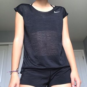 ⭐️ Nike tee